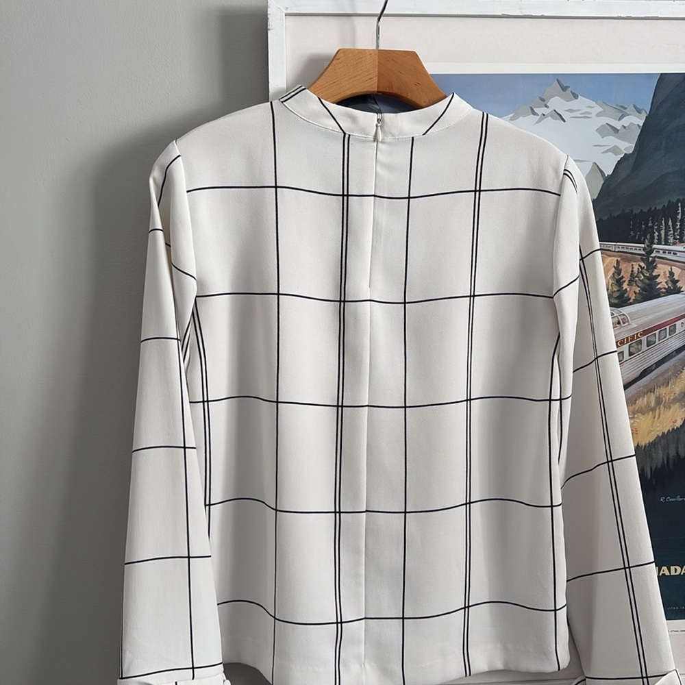 H&M Blouse - Picture 3 of 4